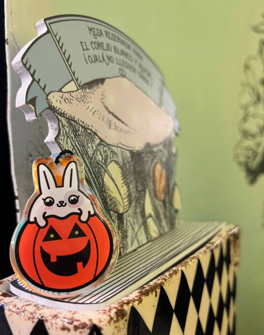 Llavero conejito calabaza halloween